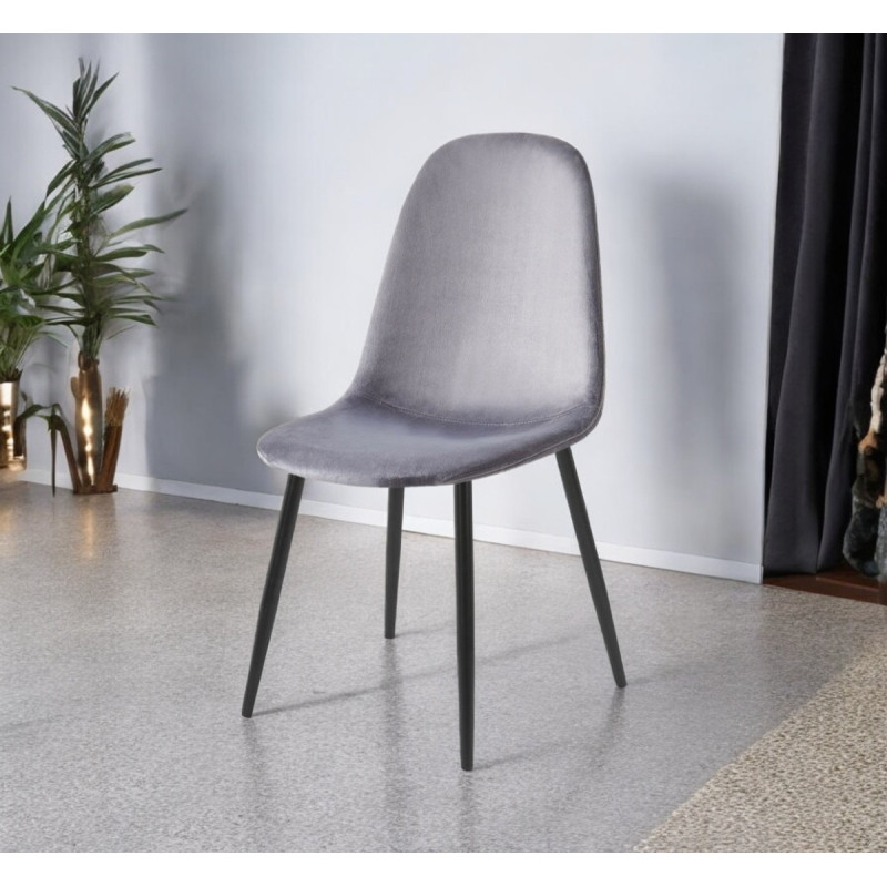 Chaise Scandi sans couture pieds noirs design