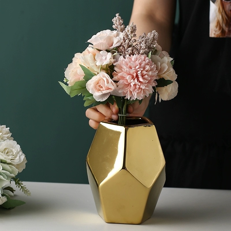 Grand vase ceramique metallise argent ou dore
