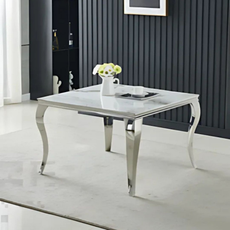 Table basse carrée en verre aux pieds chromés Table basse carrée en verre aux pieds chromés
