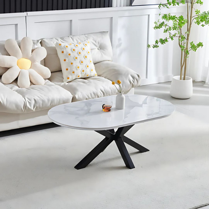 Table basse ovale avec pieds noirs Table basse ovale avec pieds noirs