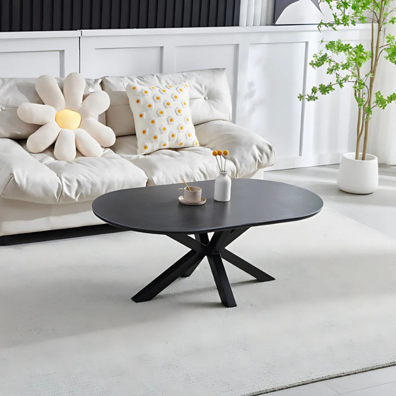 Table basse ovale avec pieds noirs Table basse ovale avec pieds noirs