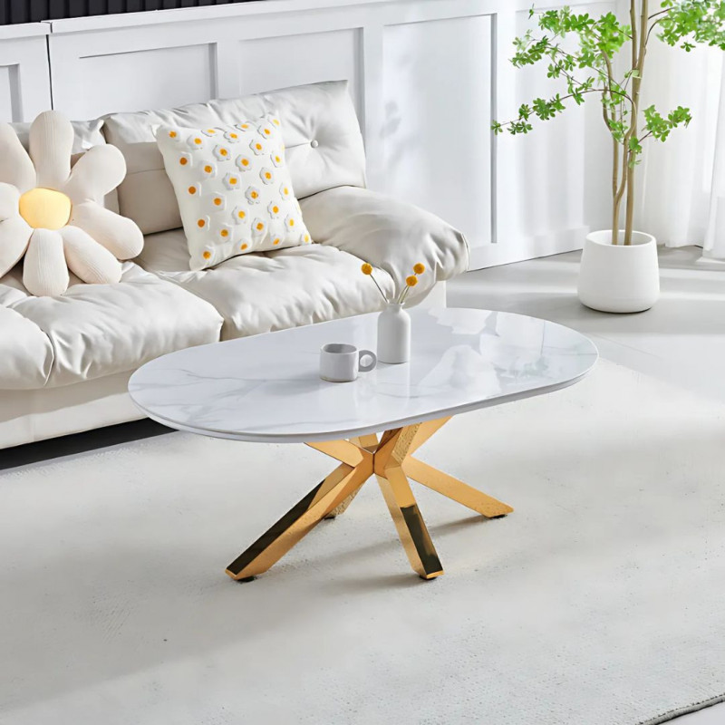 Table basse ovale avec pieds dorés Table basse ovale avec pieds dorés